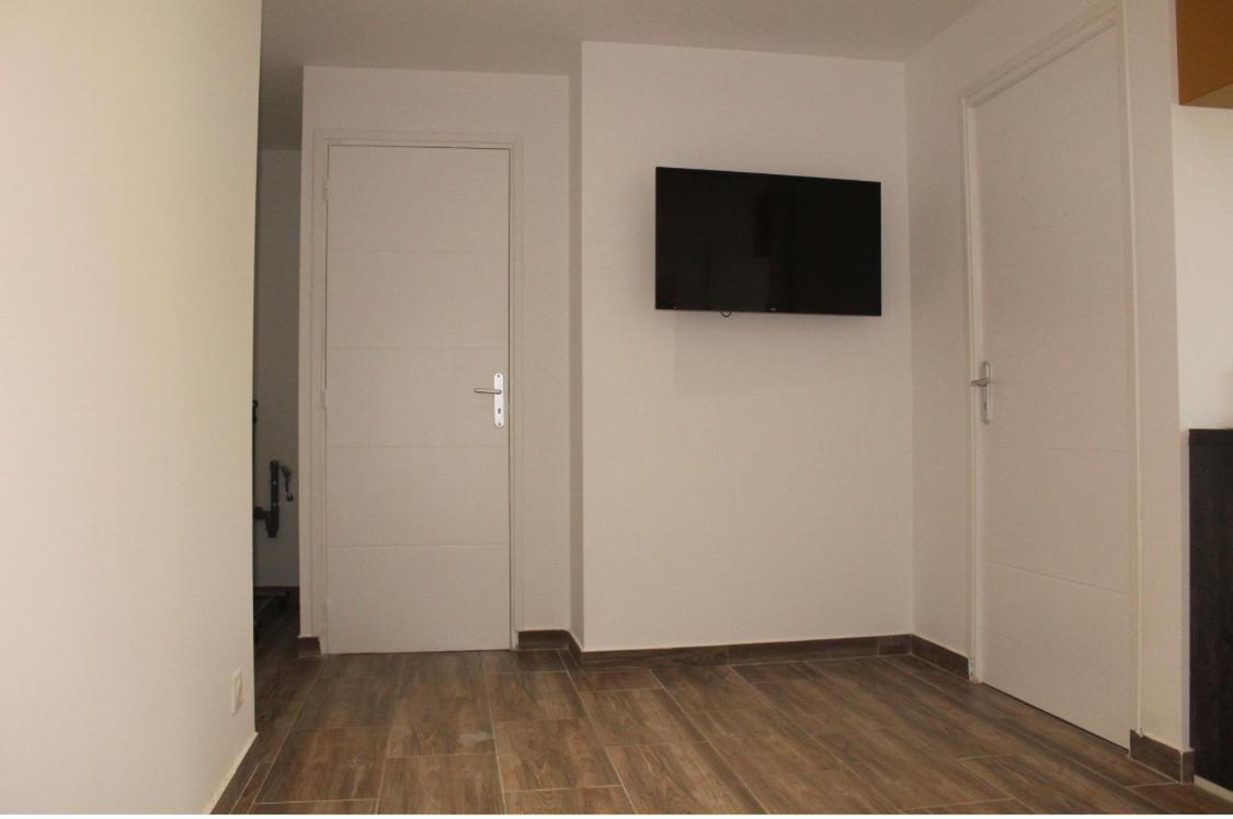 Appartements Meublees A Cote De L'Aeroport Marseille Provence 마리냔 외부 사진